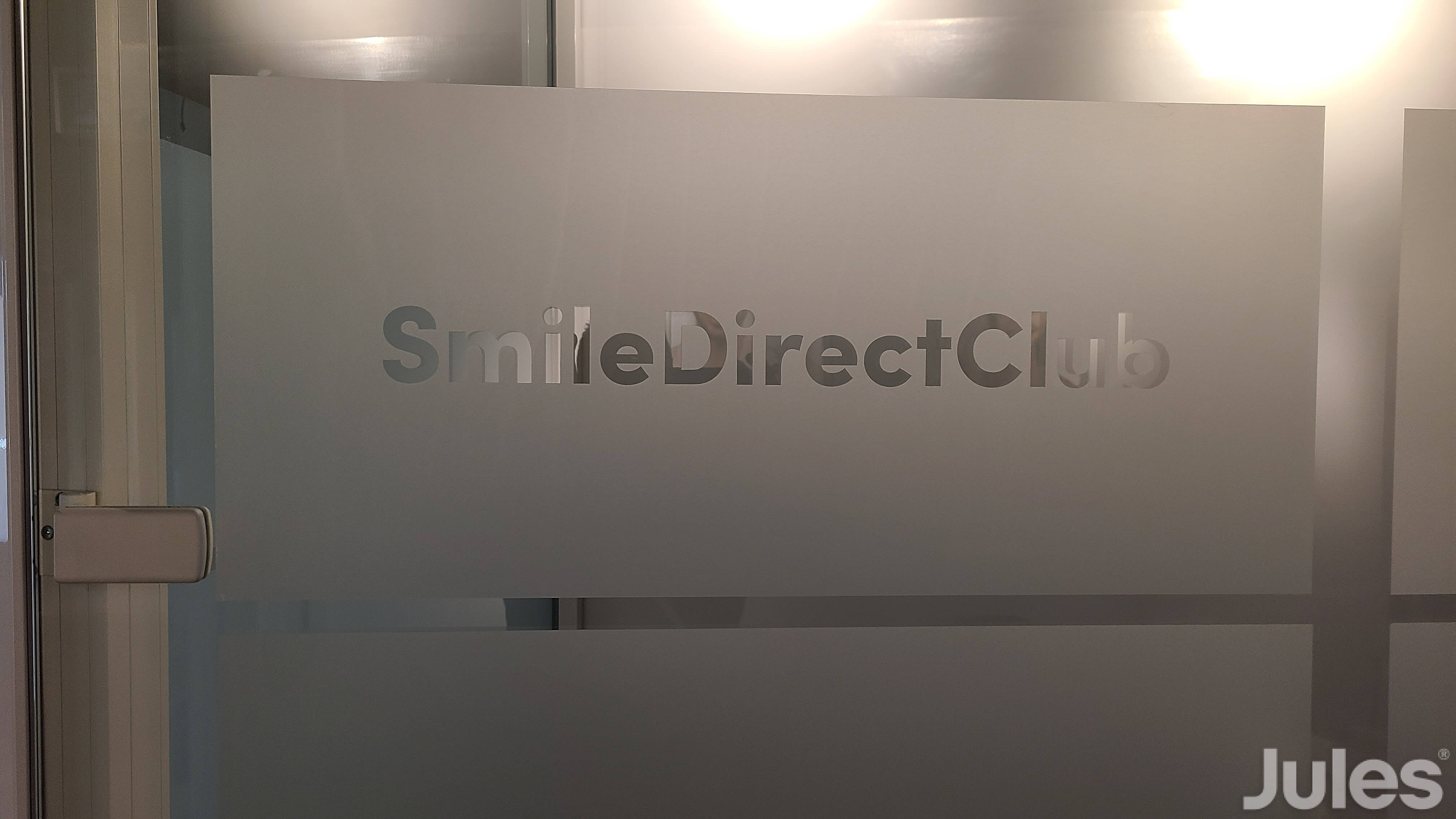 Vinyle givré logo smile direct club