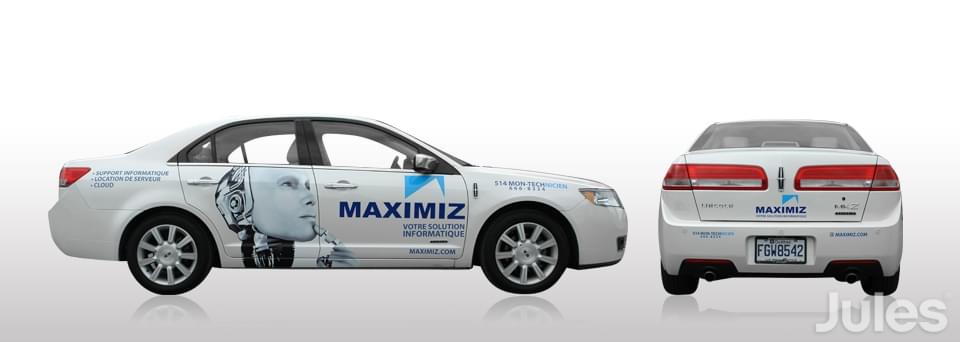 véhicule de l'entreprise Maximiz avec un lettrage blanc de chez Jules Communicaitons