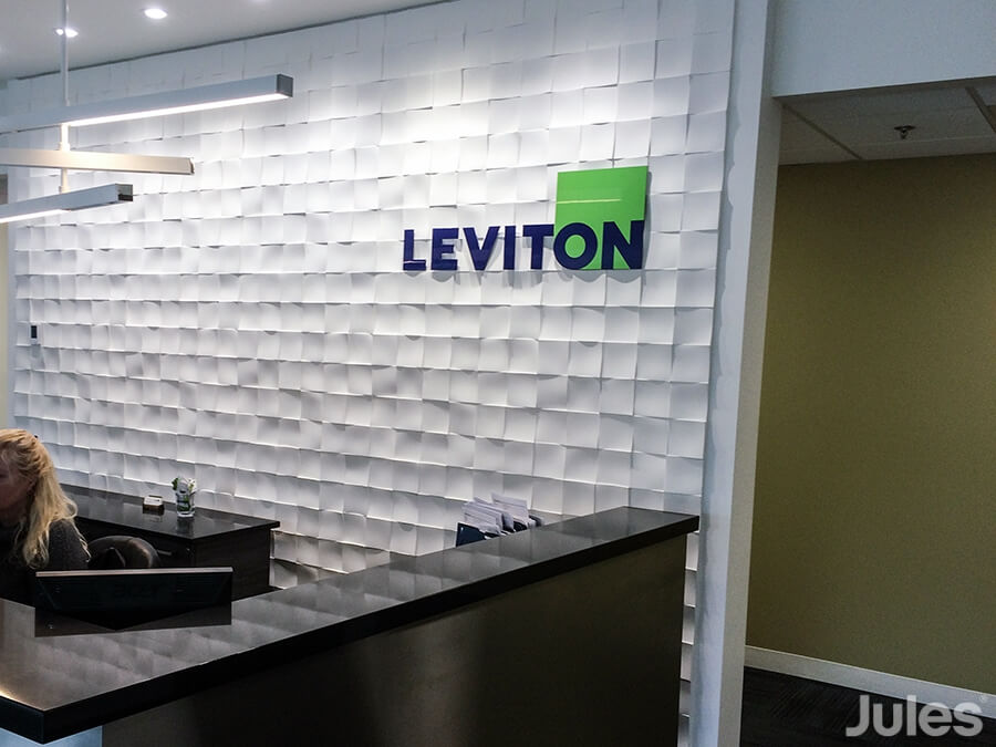 signalisation logo pour Leviton par Jules Communications